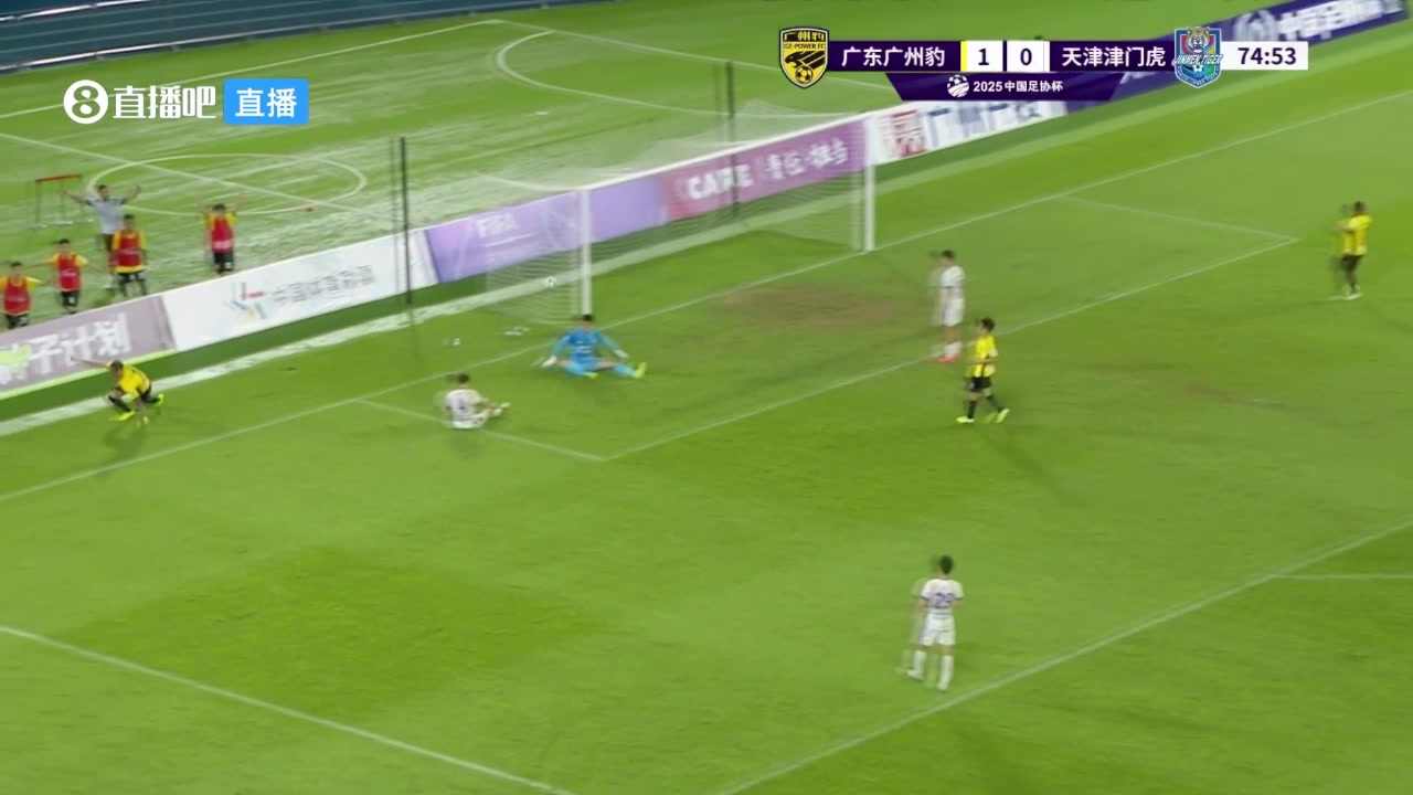 天津后防線送禮若昂-卡洛斯破門(mén)廣州豹2-0領(lǐng)先津門(mén)虎