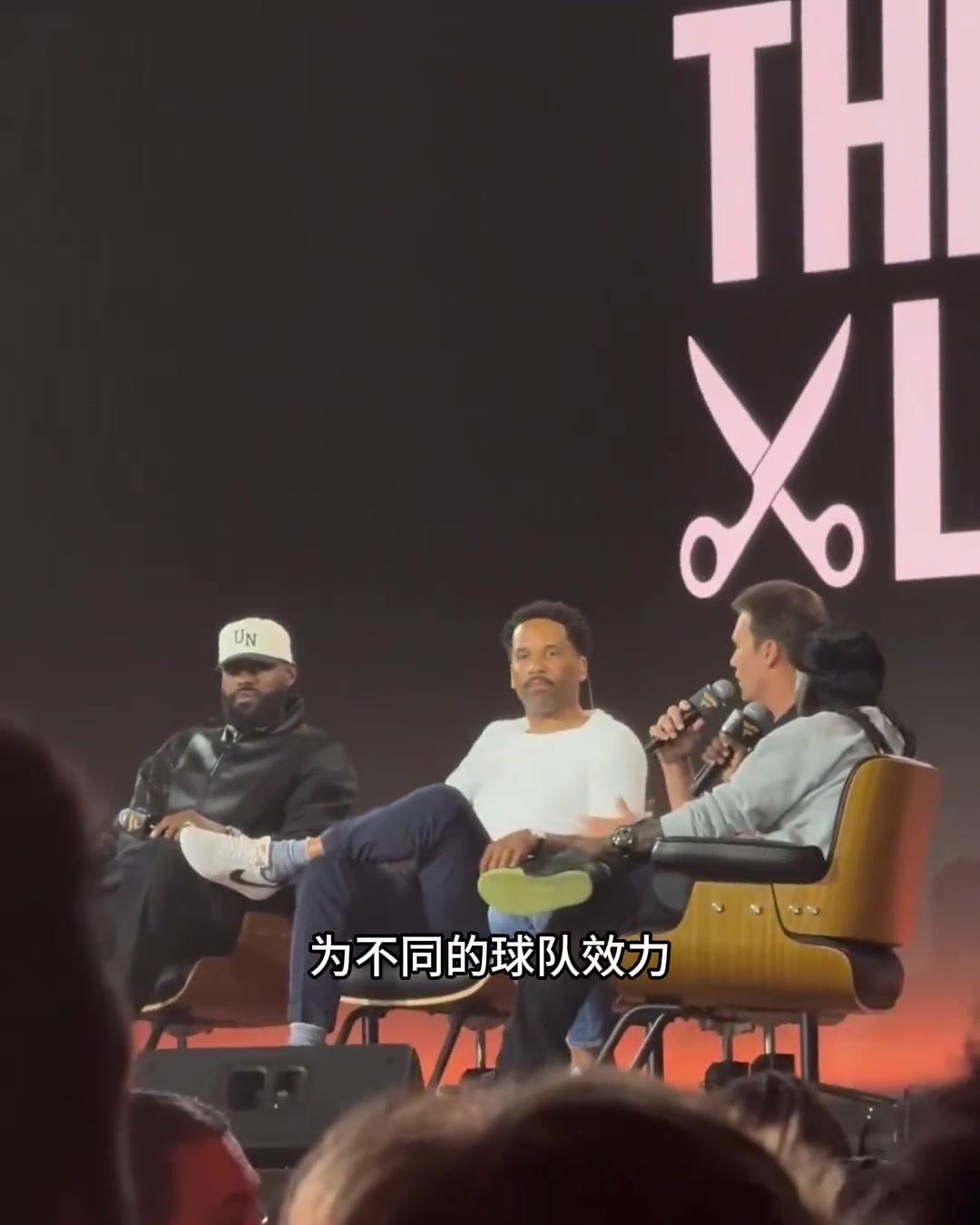 布雷迪詹姆斯屏蔽噪音做正確事持續(xù)不負(fù)所望 他是GOAT 布雷迪詹姆斯屏蔽噪音做正確事持續(xù)不負(fù)所望 他是GOAT