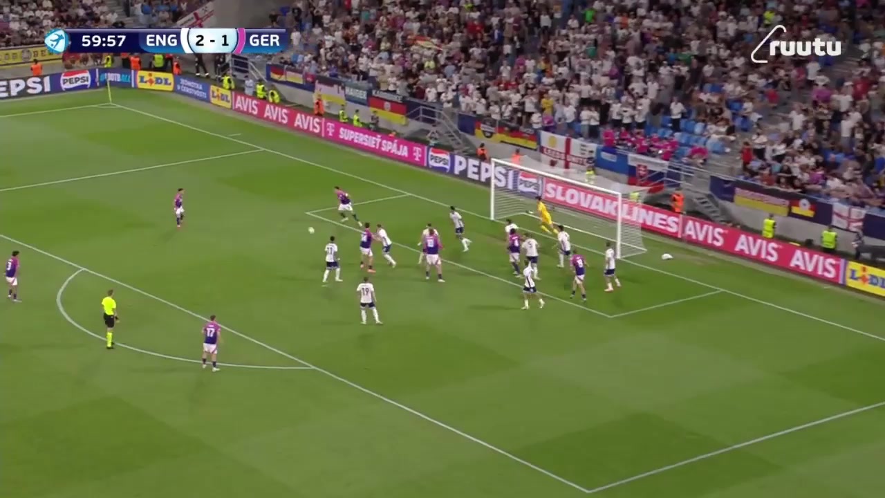 德國(guó)2-2扳平英格蘭內(nèi)布爾禁區(qū)內(nèi)抽射破門