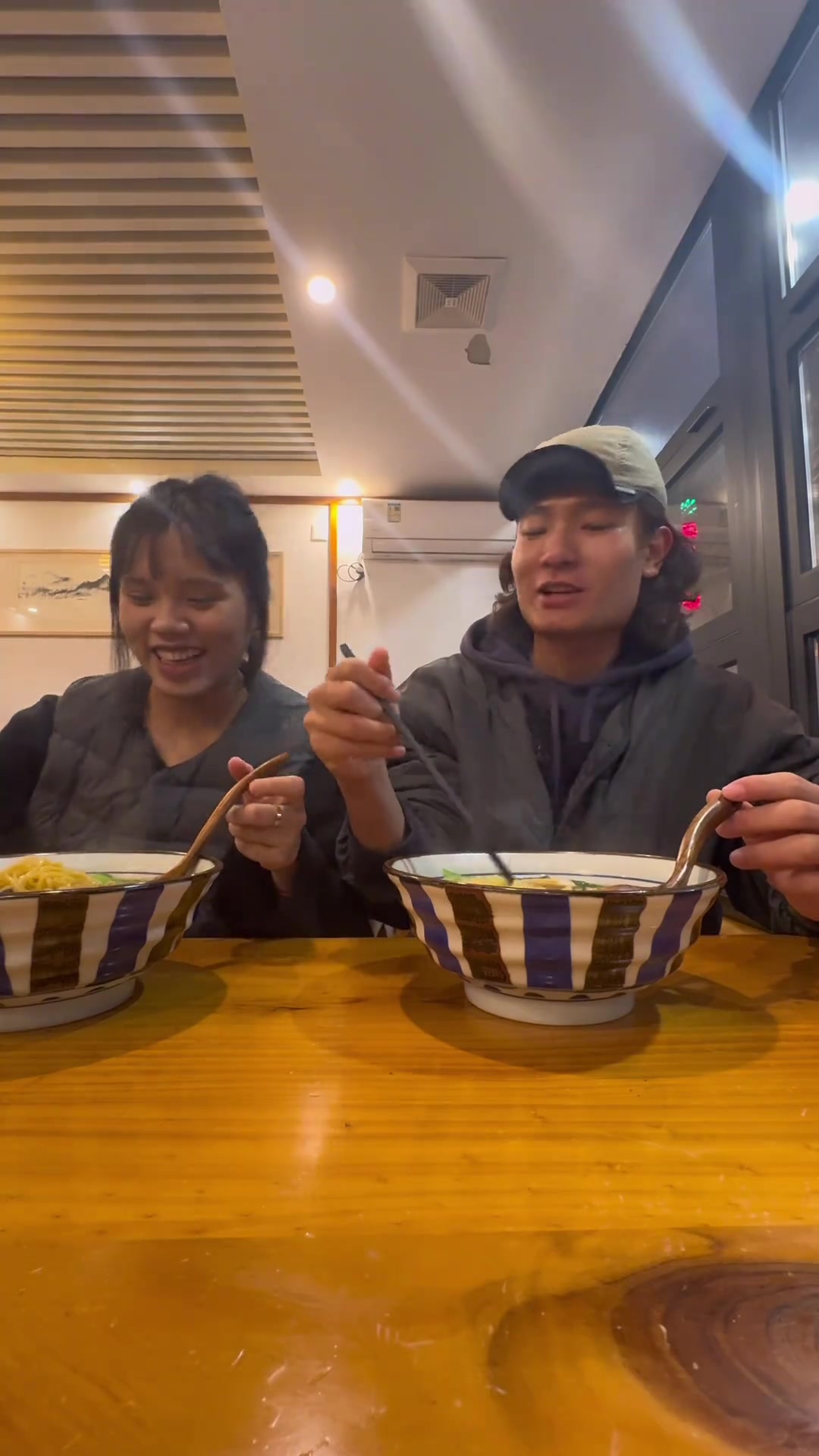 甜蜜的戀愛(ài)時(shí)光廖錦濤女友社媒記錄這小半年的一些碎片日常