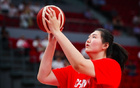 中國女籃大勝51分，7人得分上雙，張子宇首秀亮眼。
