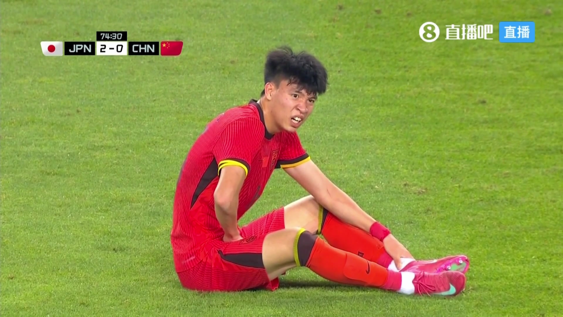 王鈺棟受傷被換下董路他這么踢確實(shí)是過度使用了