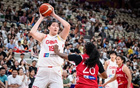 女籃大勝后遇困境，張子宇效率低，宮魯鳴需反思。