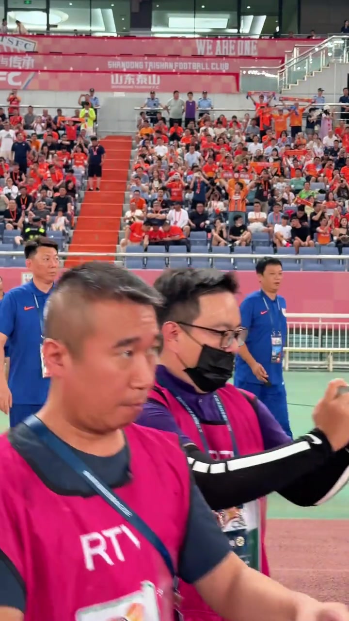 山東泰山隊(duì)代理主教練韓鵬奧體首秀為球隊(duì)帶來一場漂亮的大勝