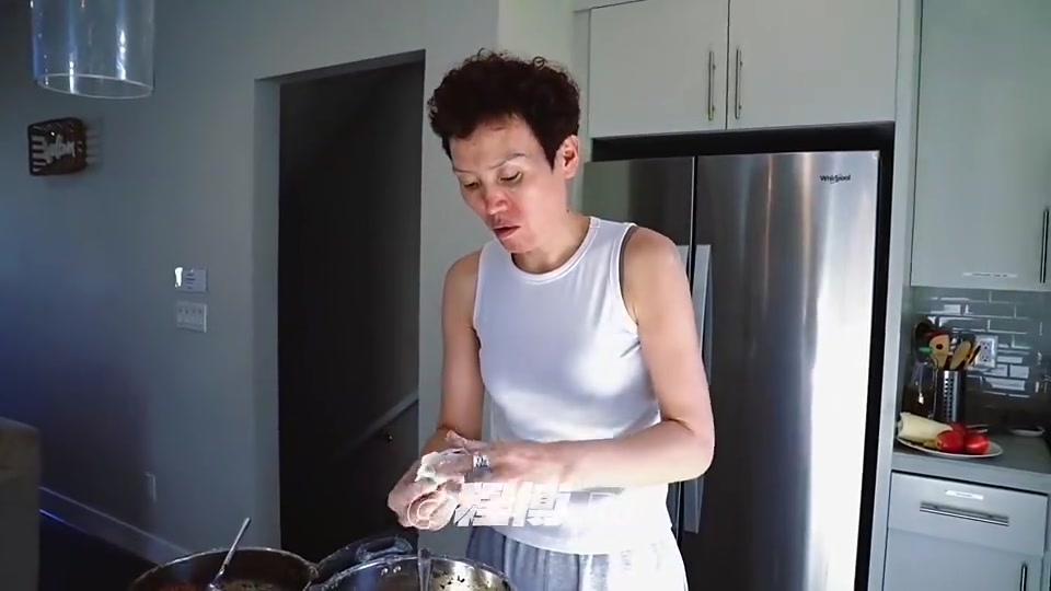 楊瀚森媽媽他小時候就愛吃餃子上次吃還是過年呢 楊瀚森媽媽他小時候就愛吃餃子上次吃還是過年呢
