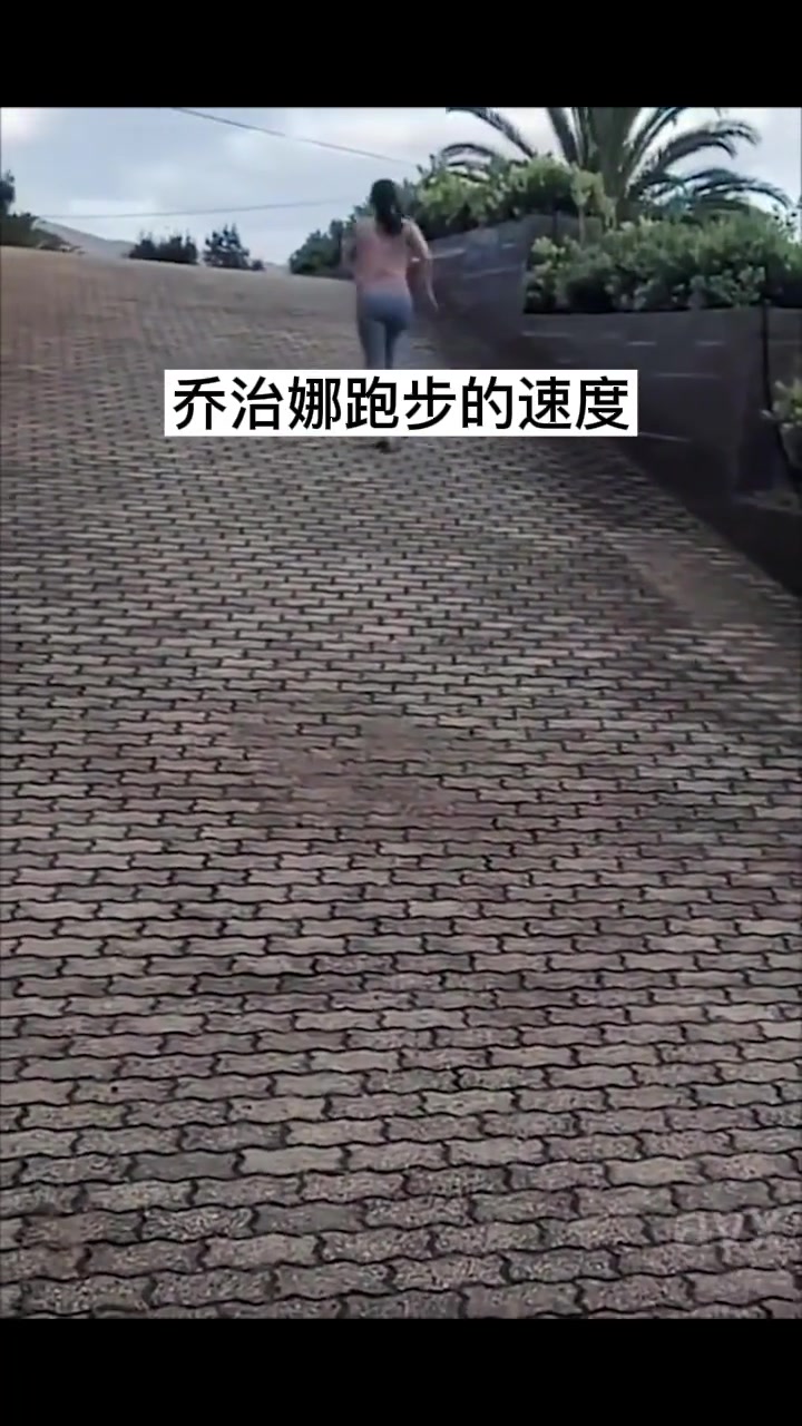 堅持多年的訓練名場面C羅和喬治娜一起到戶外鍛煉
